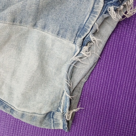 Ban Jara TWO TONE Distressed DENIM SHORTS Size 0 - Picture 3 of 5